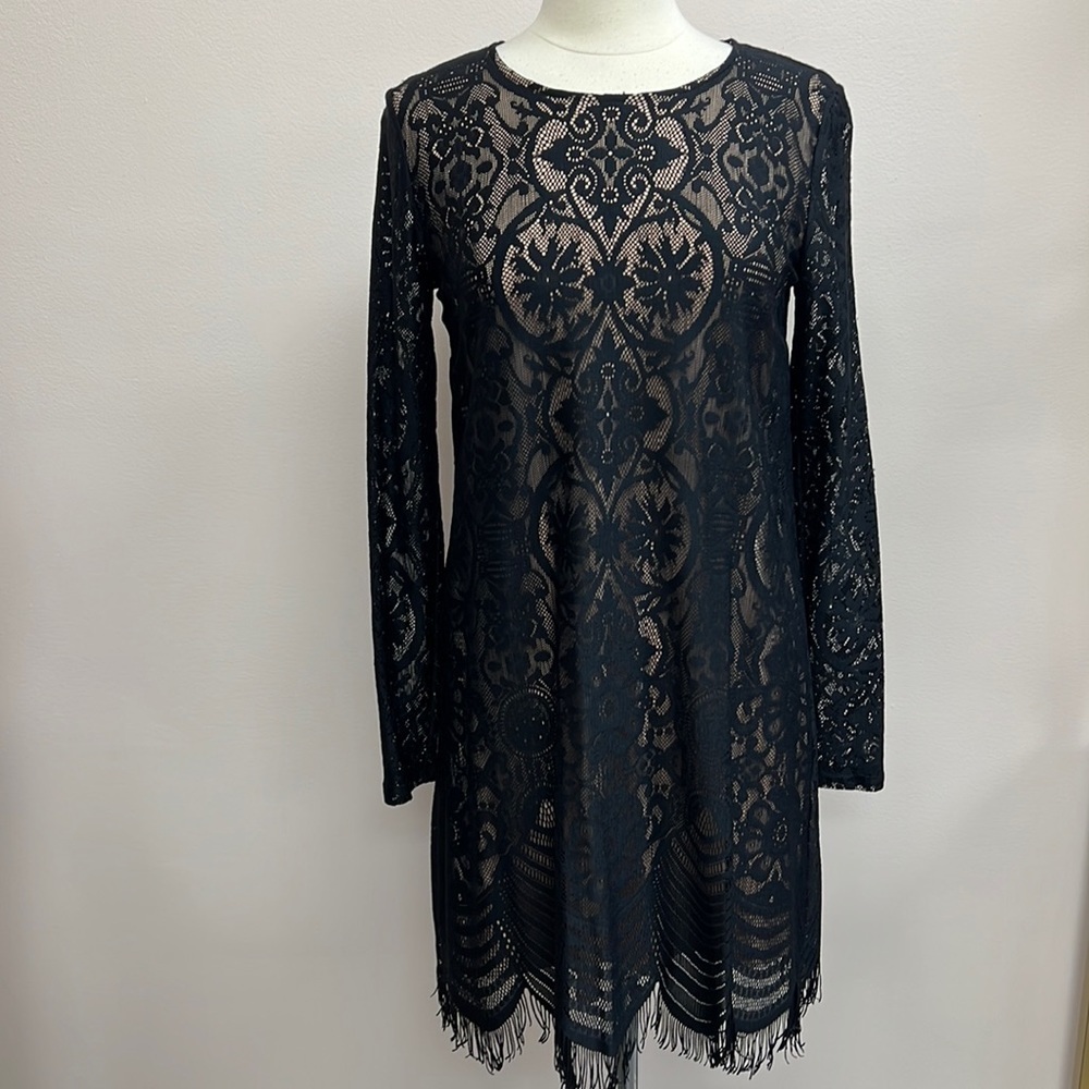 BCBGMAXAZRIA “Marea” Long Sleeve Lace Midi Dress